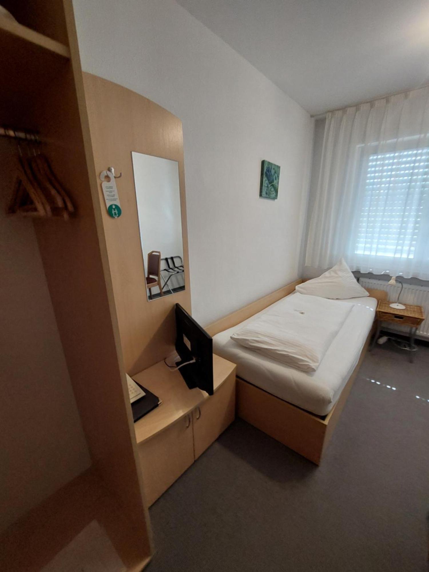 Hotel Zimmermann Фільдерштадт Екстер'єр фото